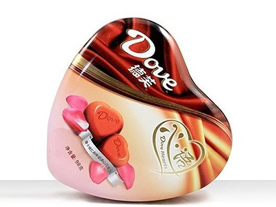 乐玩（中国）涂胶智能控制系统生产出来的德芙巧克力包装盒